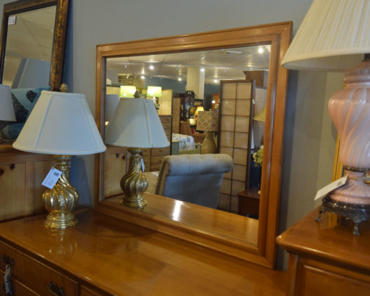 Kling Maple Dresser w/ Mirror - Image 4