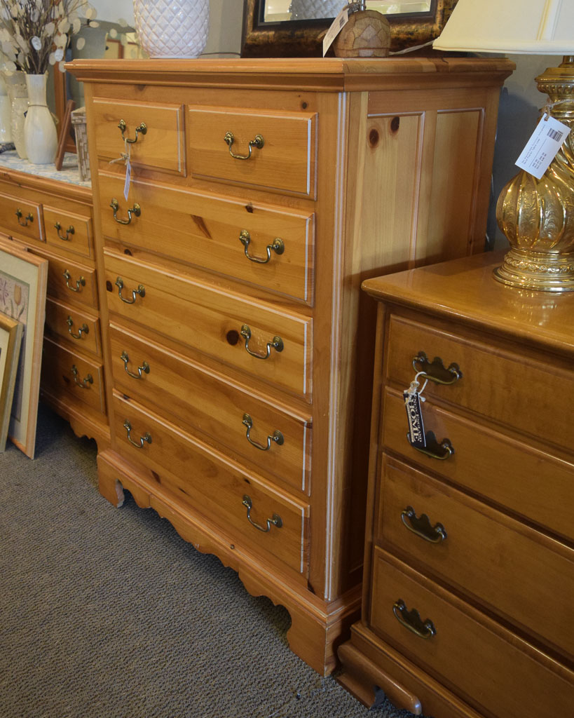 Broyhill Pine Chest Of Drawers New England Home Furniture Consignment