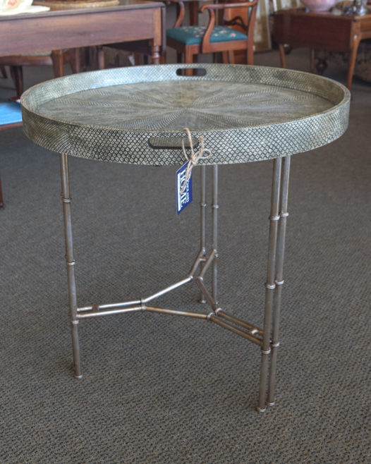Round Accent Table/Metal Legs