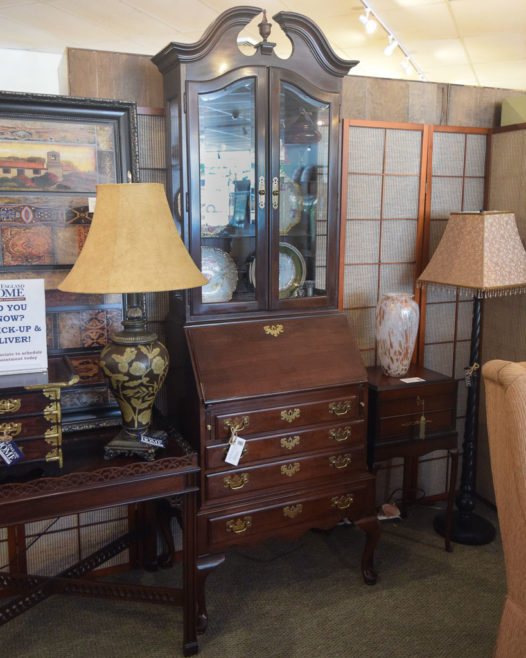 Ethan Allen Secretary Hutch - Image 4