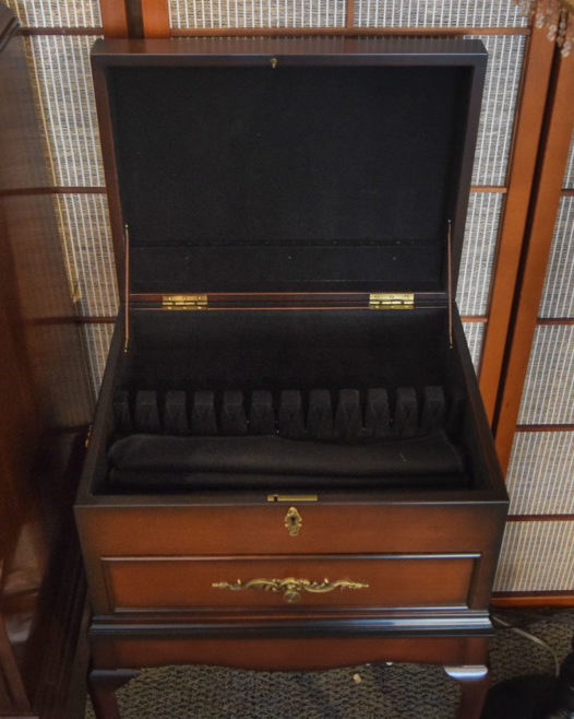 Ethan Allen Secretary Hutch - Image 7