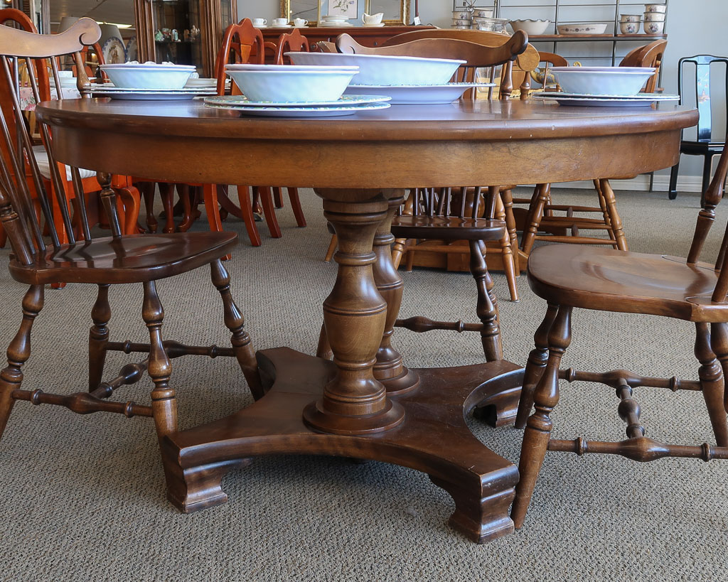 Temple Stuart Oak Dining Room Set