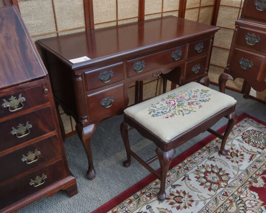 Mahogany Vanity with Bench - Image 2