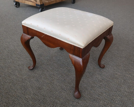 Thomasville Table & Benches - Image 3