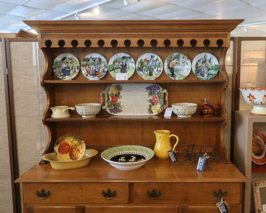 Sprague Carlton Buffet Hutch - Image 3