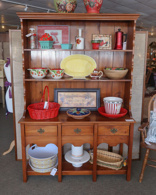Pine Country Buffet Hutch