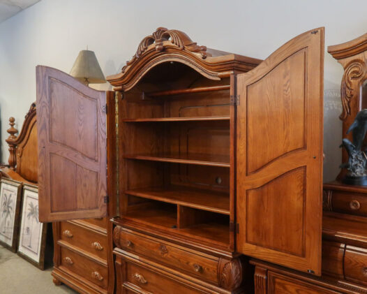 Kincaid Oak Wardrobe Armoire - Image 2