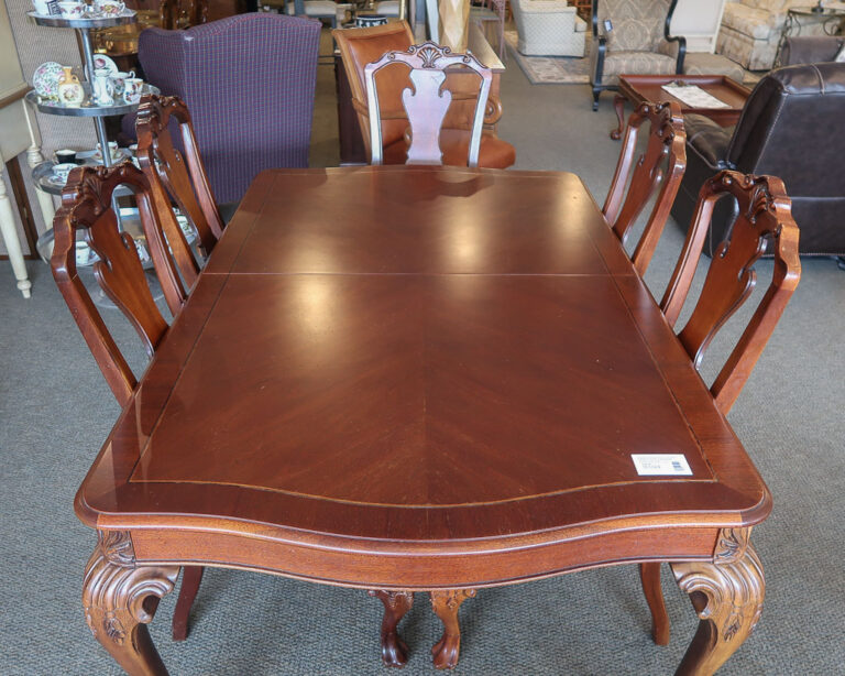 Used Thomasville Cherry Dining Room Set