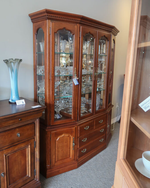 Thomasville Buffet Hutch - Image 2