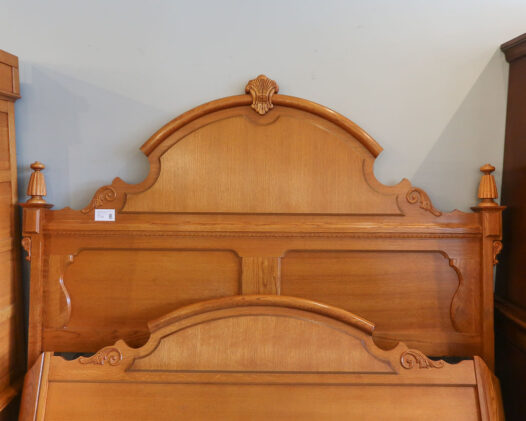 Lexington Oak King Bed - Image 2