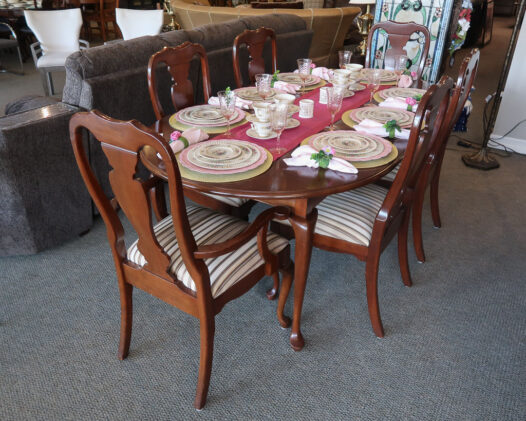 Colonial Furniture Dining Set