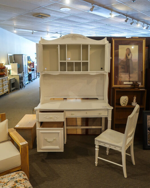 White Desk with Hutch - Image 4