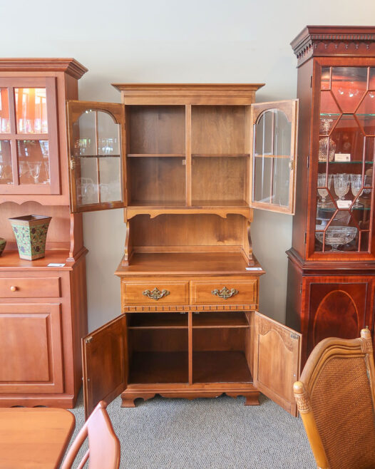 Moosehead Maple Buffet Hutch - Image 4