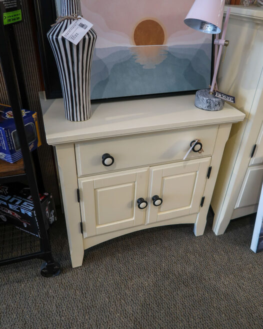 Ivory Nightstands /Black Knobs - Image 2