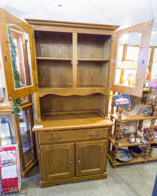 Oak Buffet w/ Hutch - Image 2