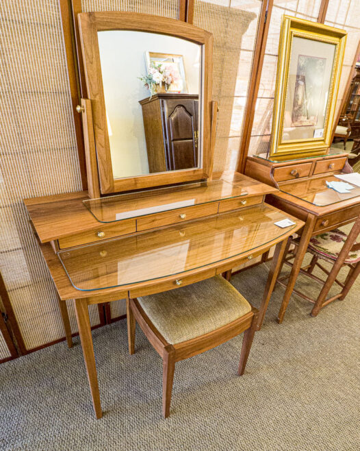 POMPANOOSUC MILLS Vanity/Bench