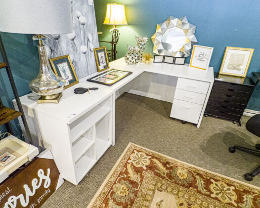 White L Shape Desk w/Drawers - Image 2