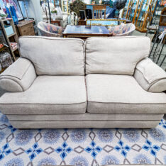 Flexsteel Gold Loveseat