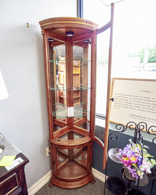 Pulaski Corner Curio Cabinet - Image 2