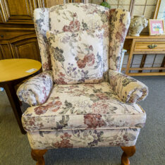 England Floral Wingback/Pillow