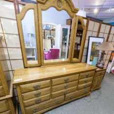 Athens Oak Dresser w/Mirror