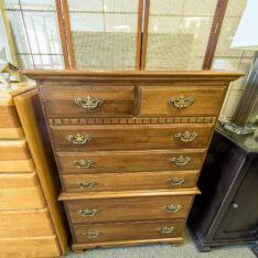 Moosehead Maple Chest